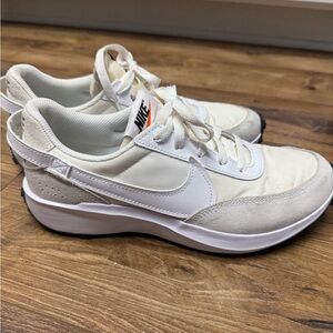 Nike Women's waffle debut sneaker